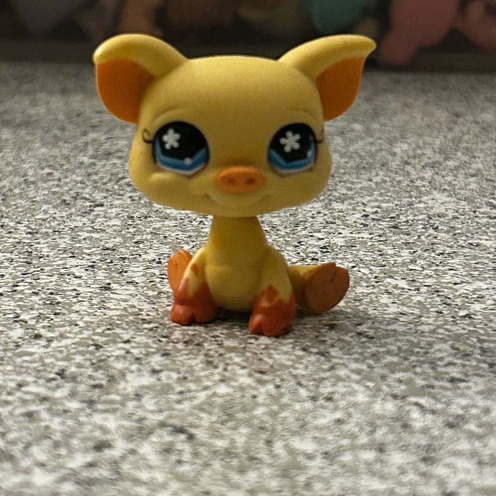 Yellow Pig LPS Littlest Pet Shop